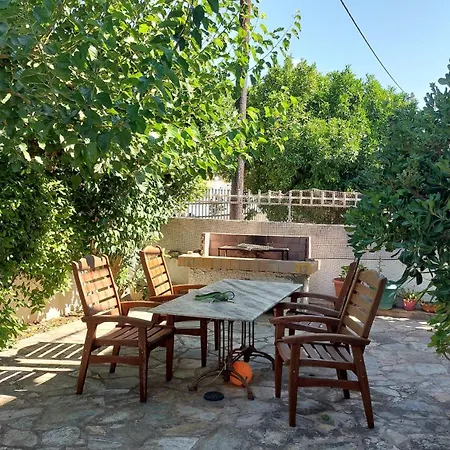 Uniquelivadi Villa *